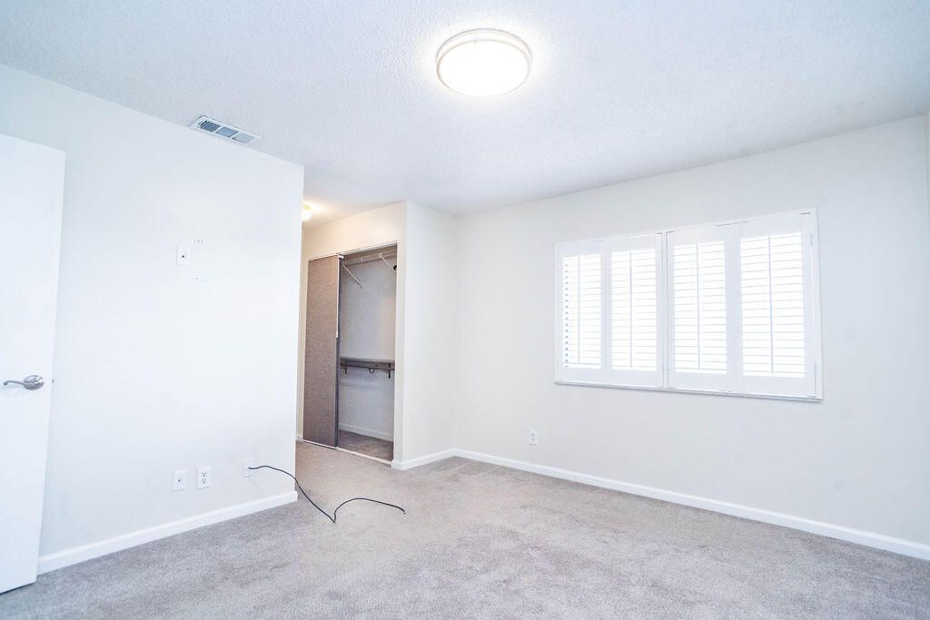 待售: $235,000 (2 贝兹, 2 浴室, 1250 平方英尺)