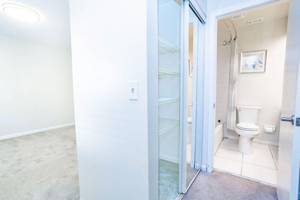 待售: $235,000 (2 贝兹, 2 浴室, 1250 平方英尺)