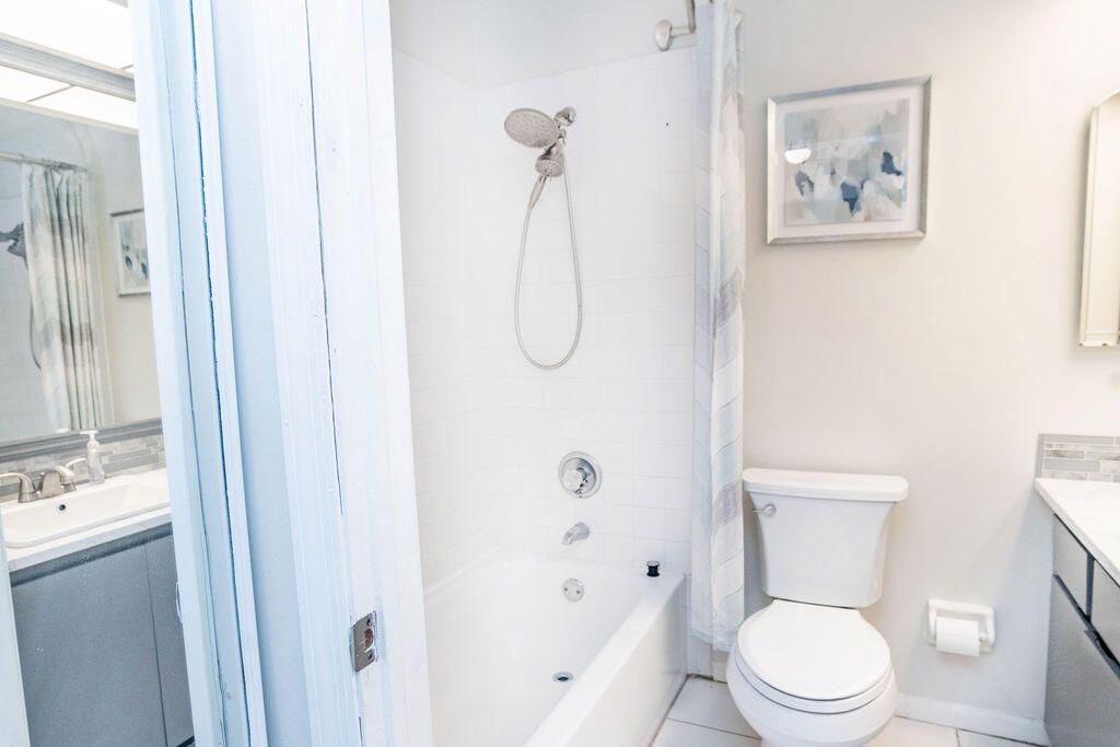 待售: $235,000 (2 贝兹, 2 浴室, 1250 平方英尺)