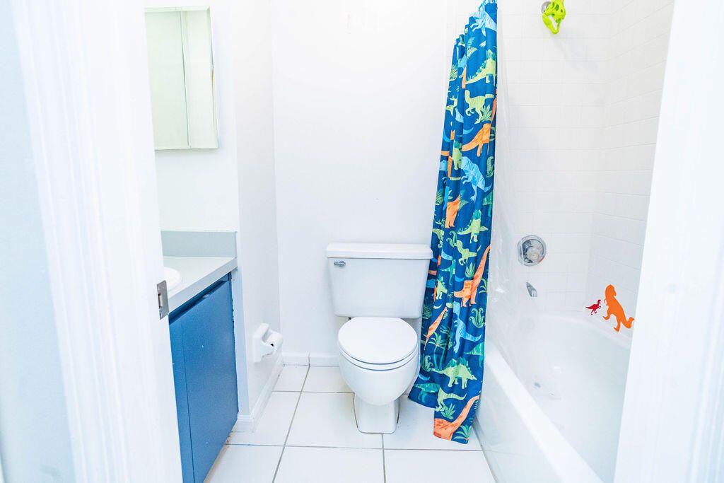 待售: $235,000 (2 贝兹, 2 浴室, 1250 平方英尺)