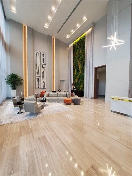 For Rent: $3,500 (1 beds, 1 baths, 777 Square Feet)