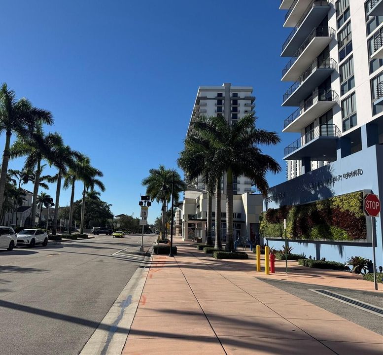 For Rent: $3,500 (1 beds, 1 baths, 777 Square Feet)