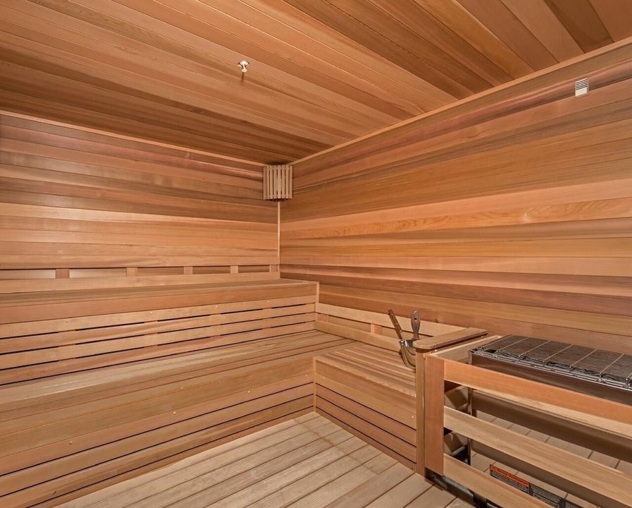 For Rent: $3,500 (1 beds, 1 baths, 777 Square Feet)