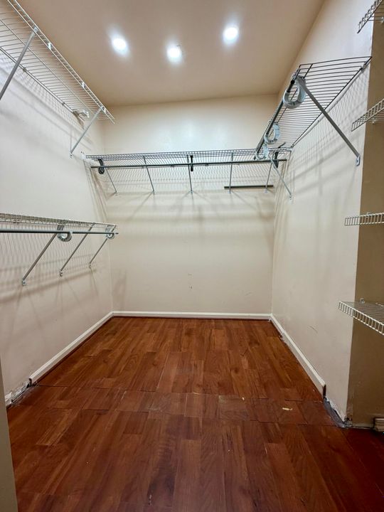 For Sale: $199,000 (2 beds, 2 baths, 1400 Square Feet)