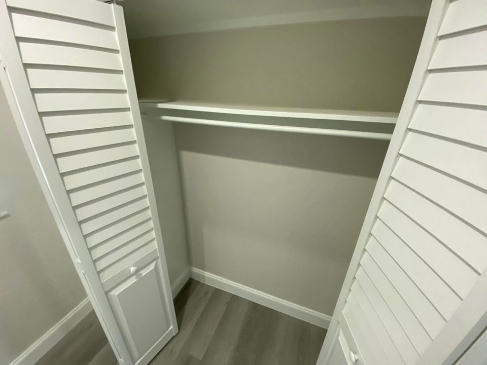 For Rent: $1,900 (0 beds, 1 baths, 480 Square Feet)