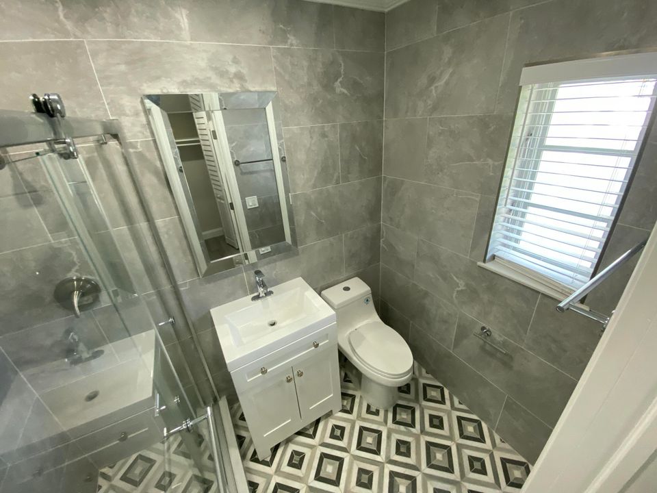 For Rent: $1,900 (0 beds, 1 baths, 480 Square Feet)