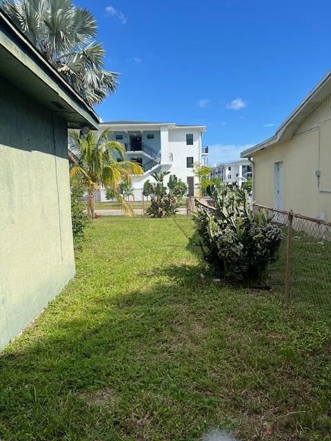 Activo con contrato: $439,000 (3 camas, 2 baños, 1651 Pies cuadrados)