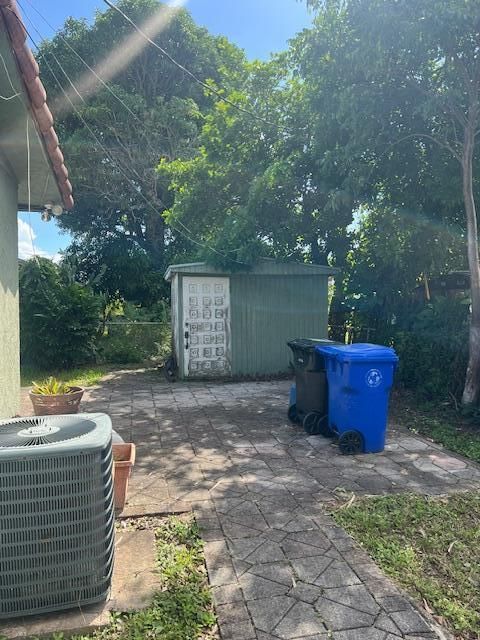 Activo con contrato: $439,000 (3 camas, 2 baños, 1651 Pies cuadrados)