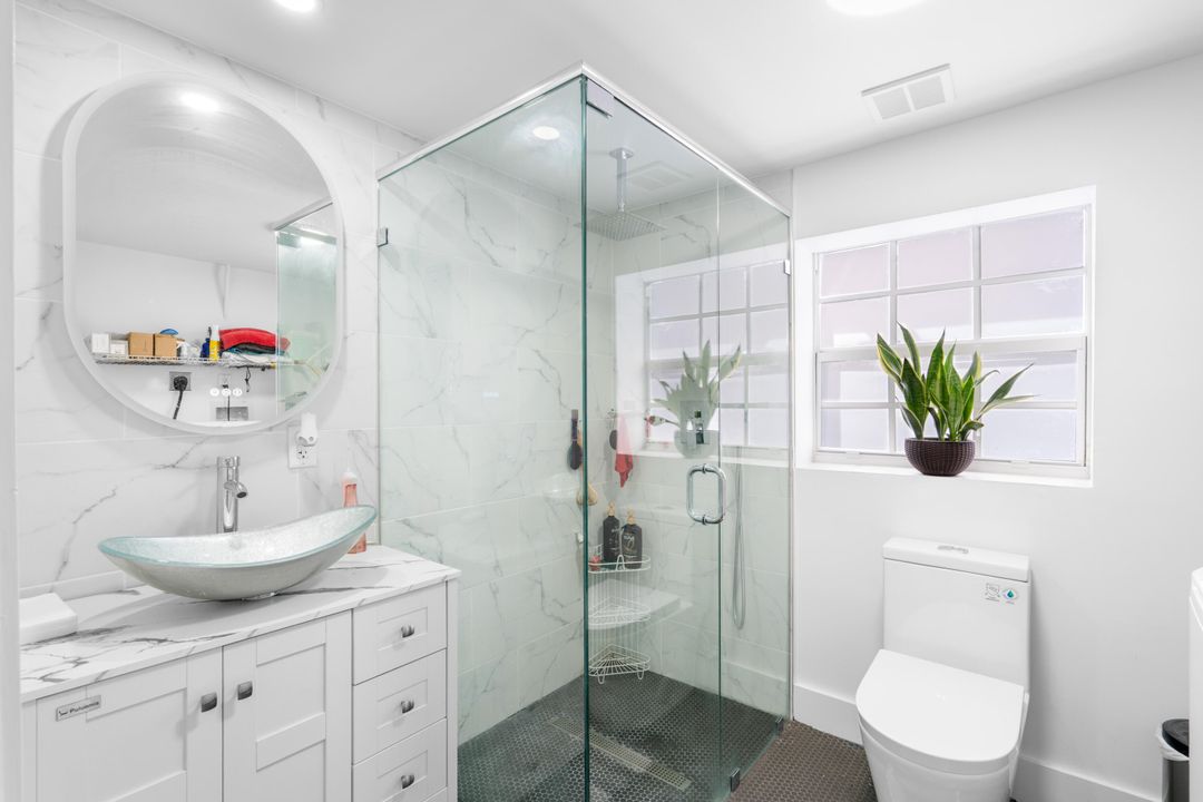 For Sale: $749,999 (4 beds, 3 baths, 1932 Square Feet)