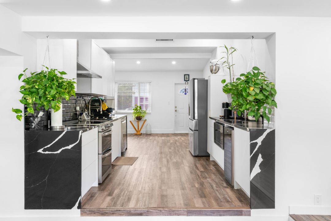 For Sale: $749,999 (4 beds, 3 baths, 1932 Square Feet)