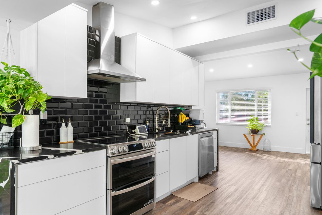 For Sale: $749,999 (4 beds, 3 baths, 1932 Square Feet)