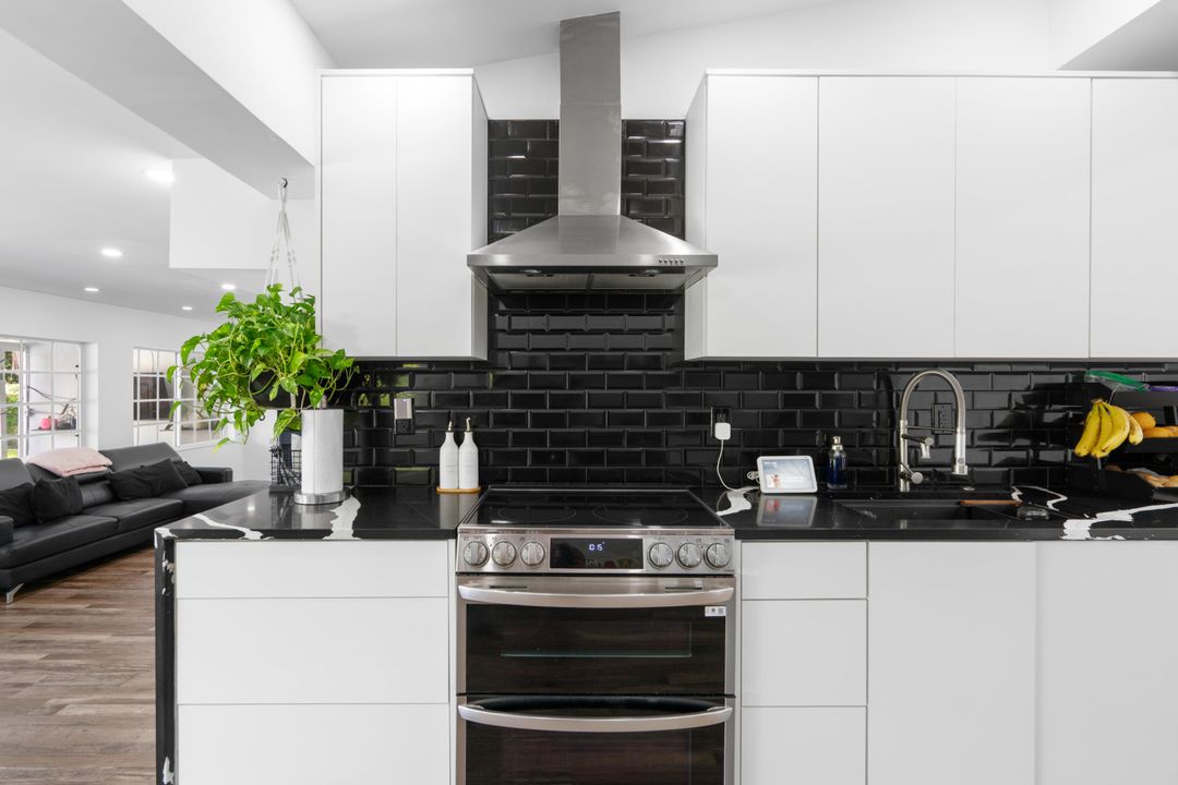 For Sale: $749,999 (4 beds, 3 baths, 1932 Square Feet)