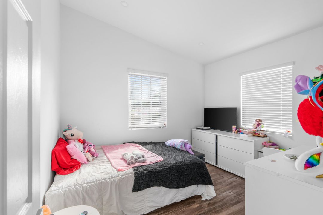 For Sale: $749,999 (4 beds, 3 baths, 1932 Square Feet)