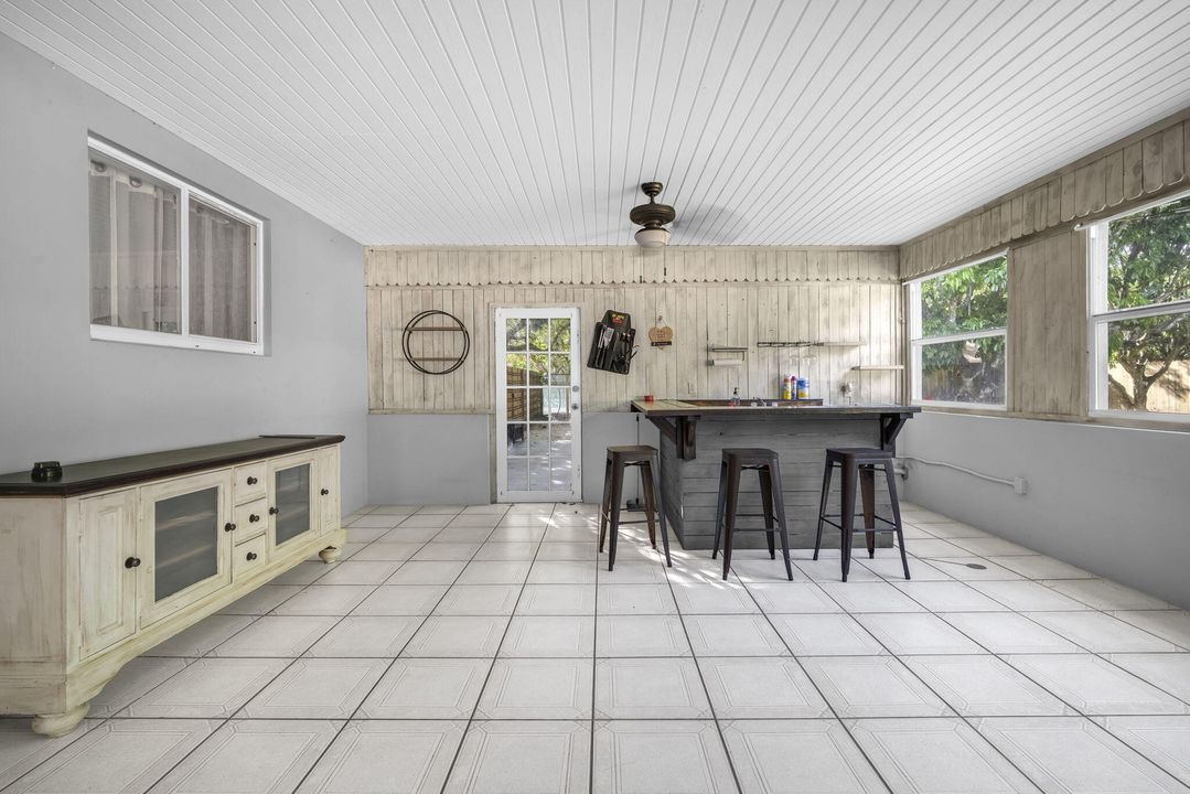 For Rent: $4,500 (3 beds, 2 baths, 2308 Square Feet)