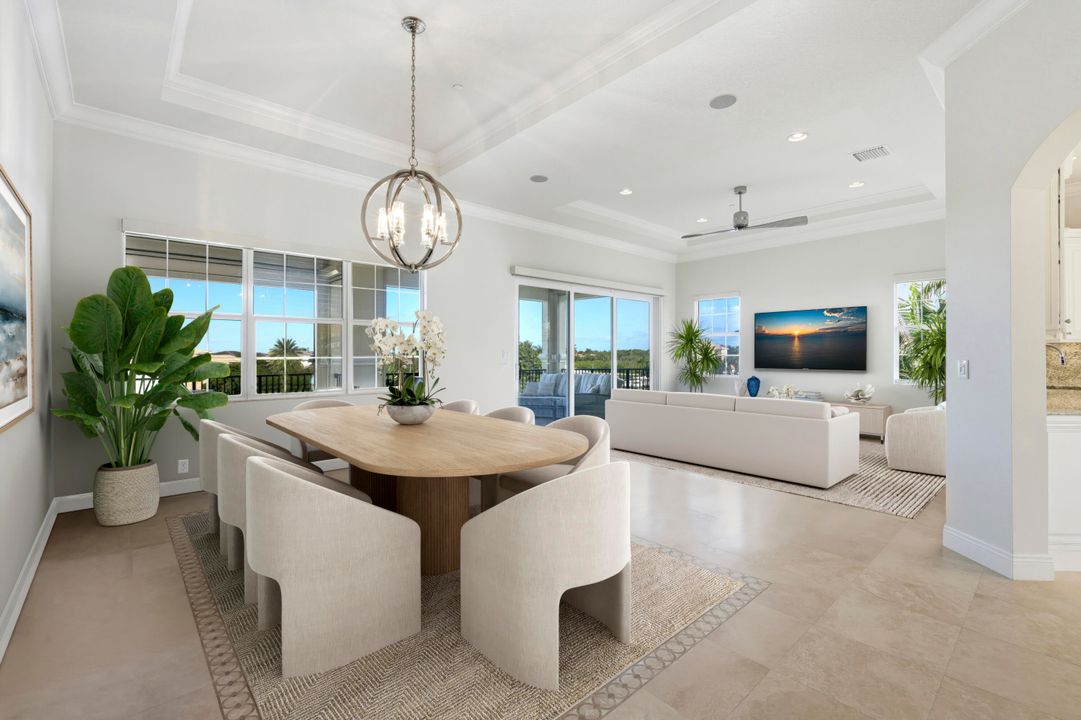 На продажу: $3,349,000 (3 спален, 2 ванн, 2493 Квадратных фут)