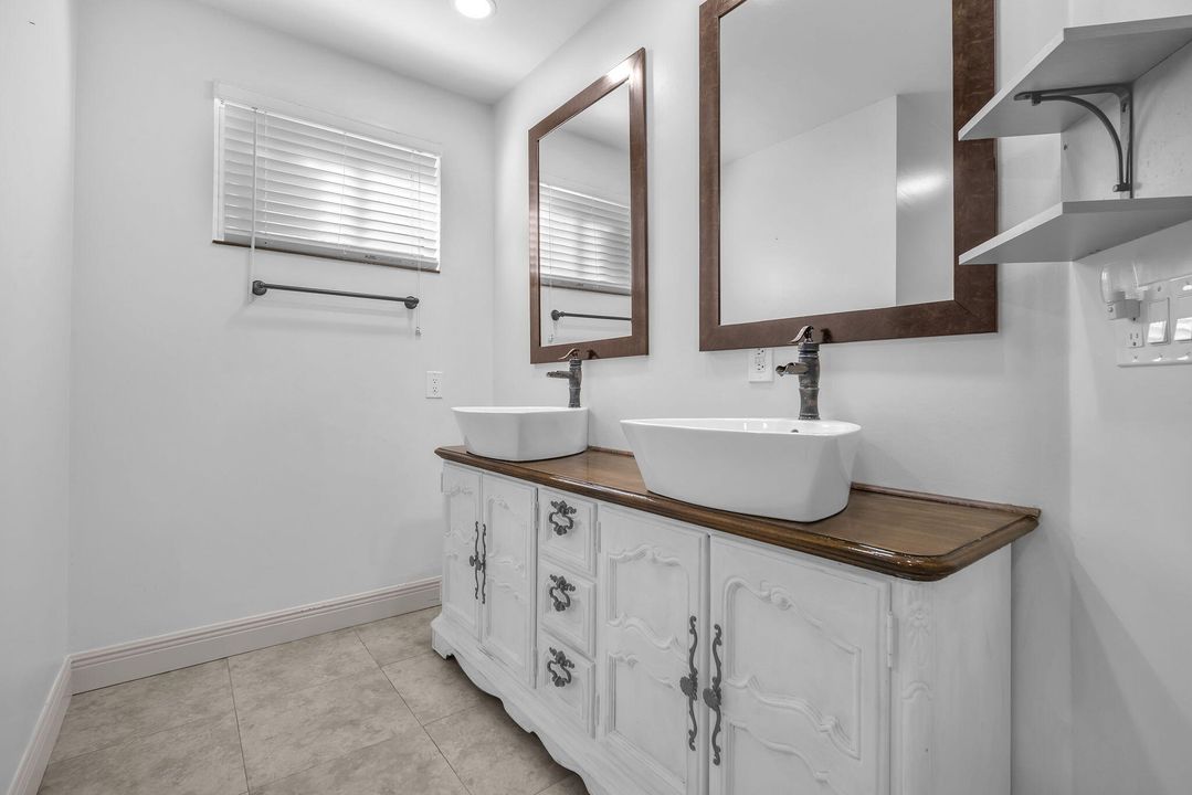 For Rent: $4,500 (3 beds, 2 baths, 2308 Square Feet)