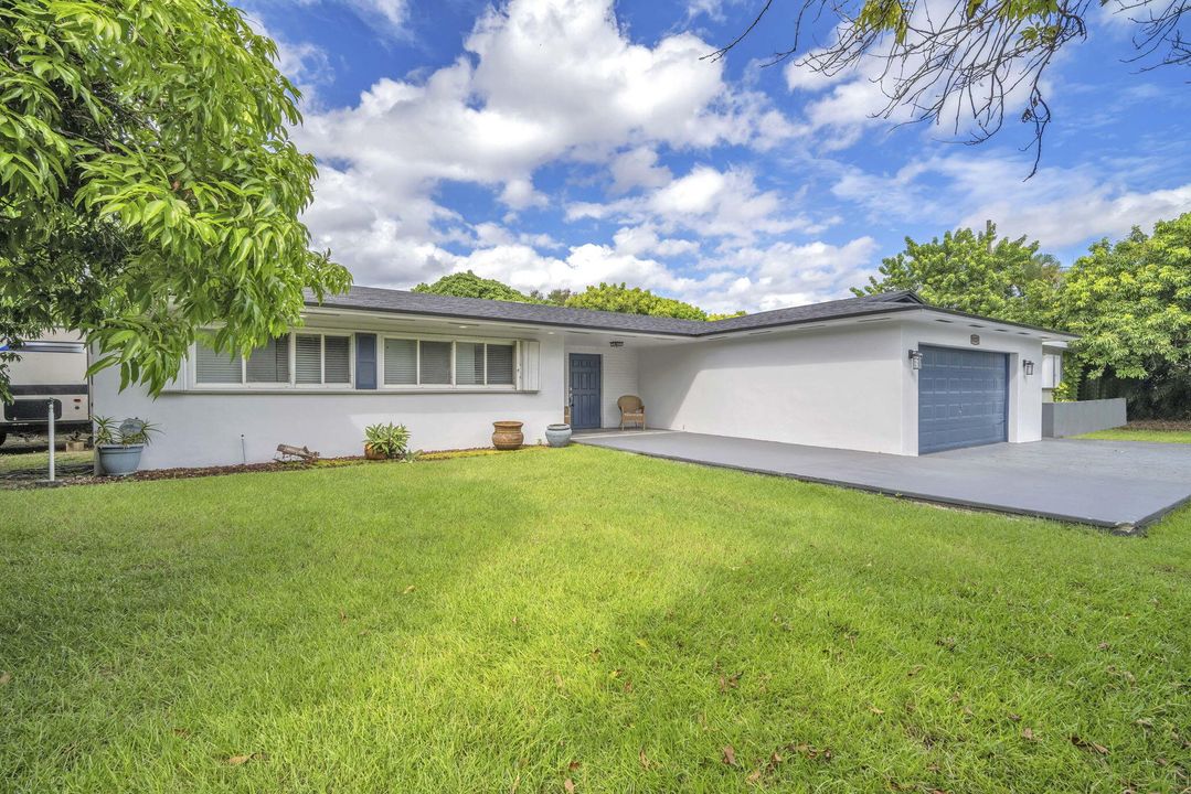 For Rent: $4,500 (3 beds, 2 baths, 2308 Square Feet)