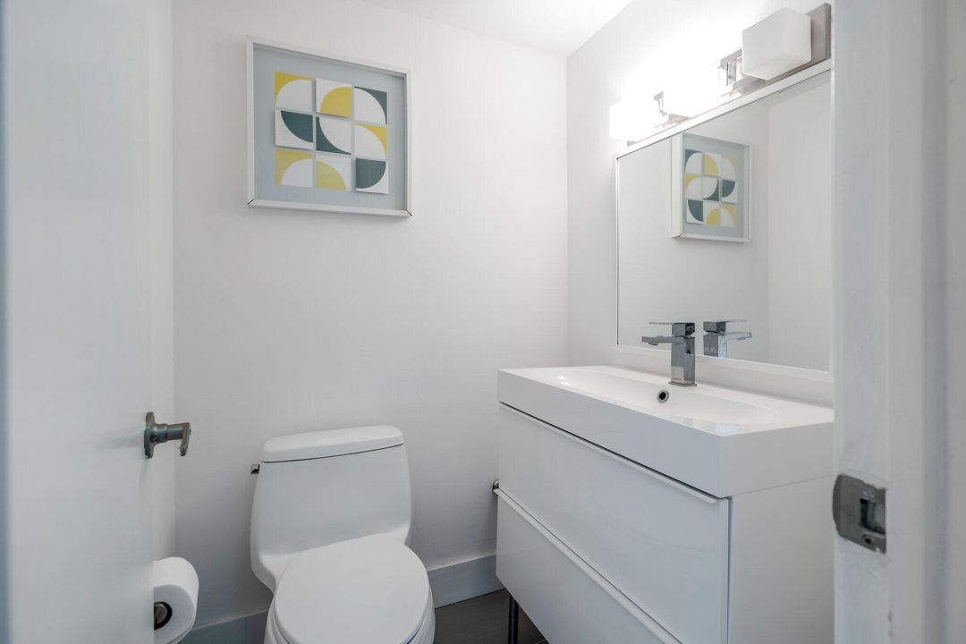 合同活跃: $2,200 (1 贝兹, 1 浴室, 762 平方英尺)