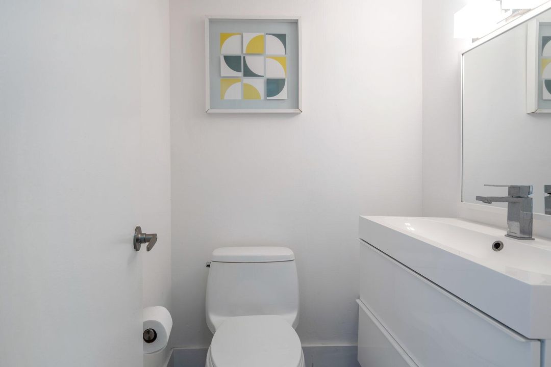 合同活跃: $2,200 (1 贝兹, 1 浴室, 762 平方英尺)