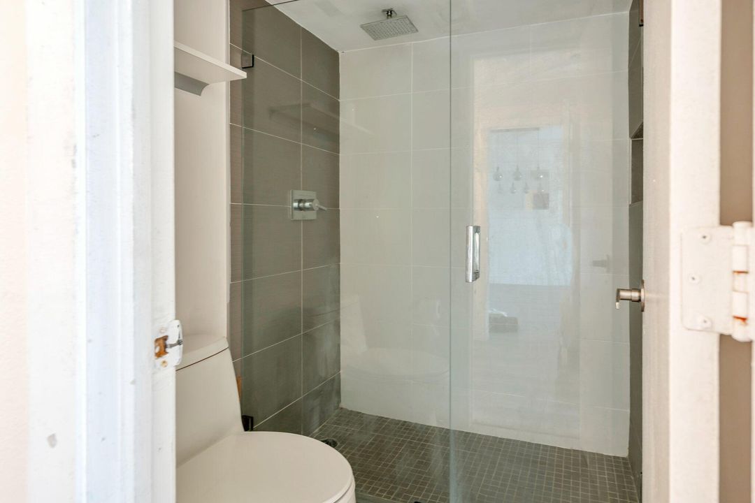 合同活跃: $2,200 (1 贝兹, 1 浴室, 762 平方英尺)