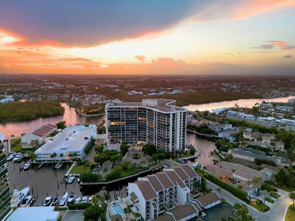 For Sale: $1,395,000 (2 beds, 2 baths, 1500 Square Feet)