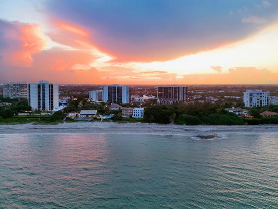 For Sale: $1,395,000 (2 beds, 2 baths, 1500 Square Feet)