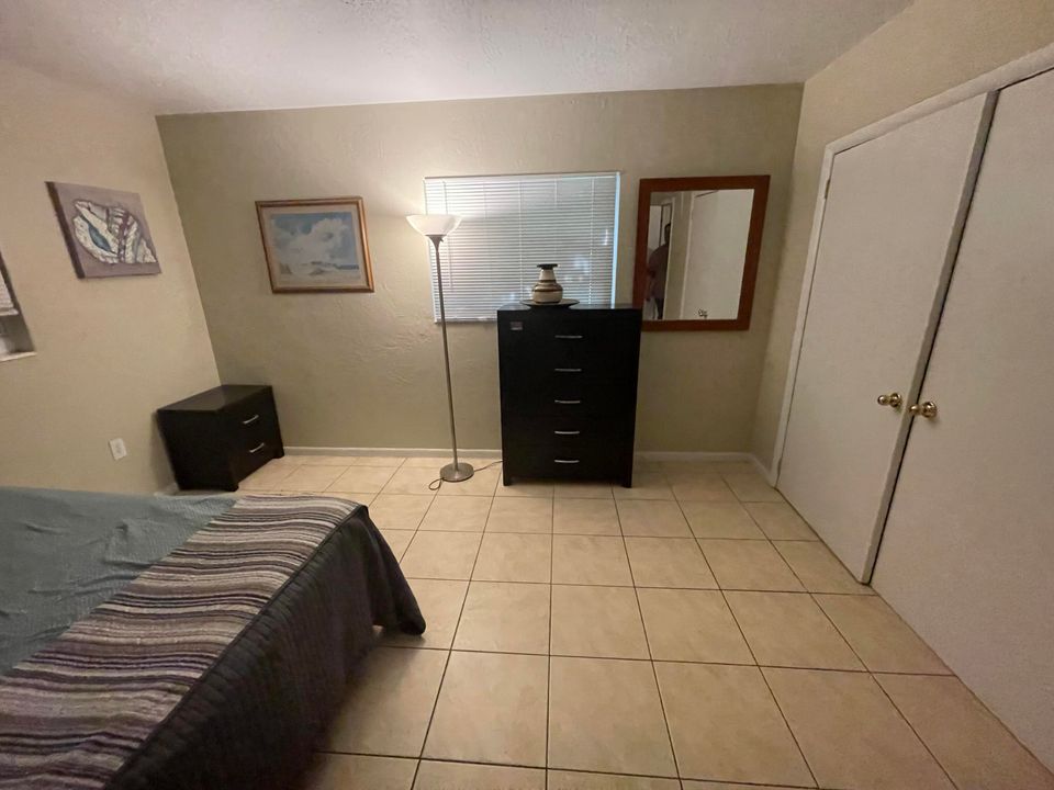 For Rent: $3,100 (3 beds, 2 baths, 2817 Square Feet)