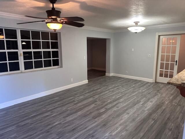 Activo con contrato: $439,000 (3 camas, 2 baños, 1651 Pies cuadrados)