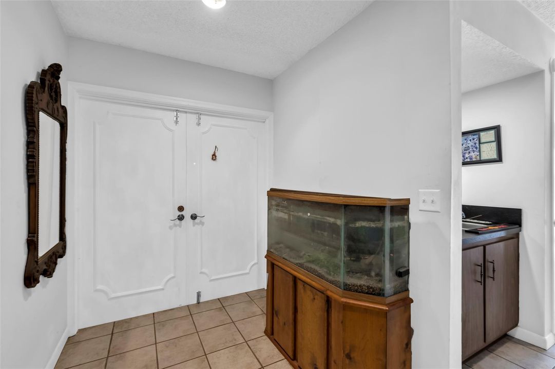 For Sale: $549,000 (3 beds, 2 baths, 1658 Square Feet)