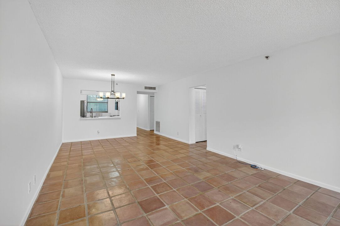 For Rent: $2,100 (2 beds, 2 baths, 1090 Square Feet)