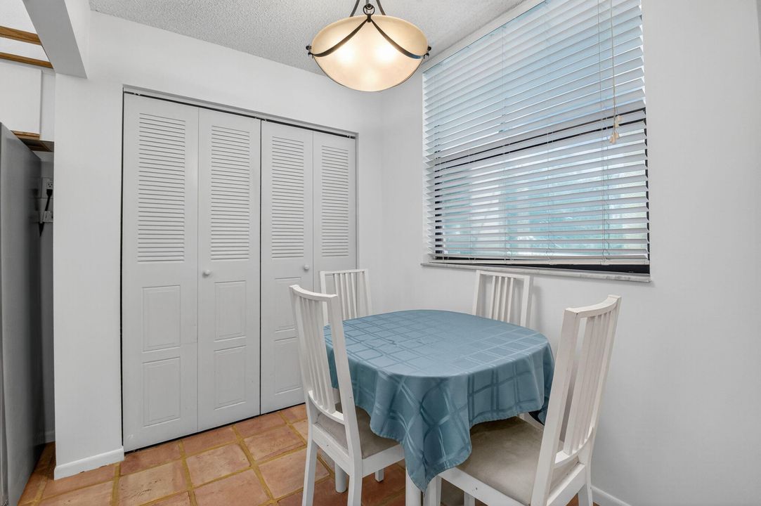 For Rent: $2,100 (2 beds, 2 baths, 1090 Square Feet)