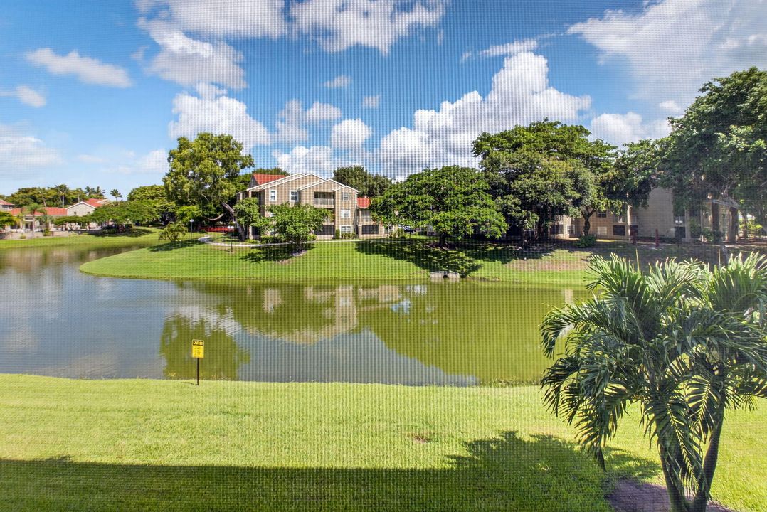 For Rent: $2,100 (2 beds, 2 baths, 1090 Square Feet)