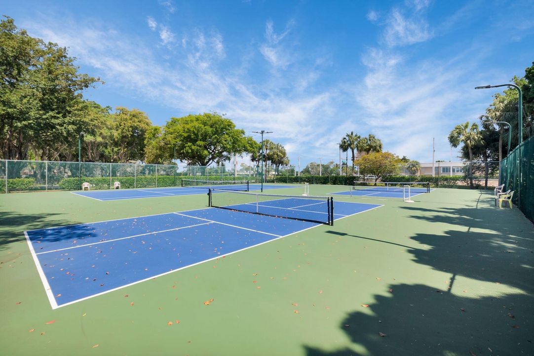 For Rent: $2,100 (2 beds, 2 baths, 1090 Square Feet)