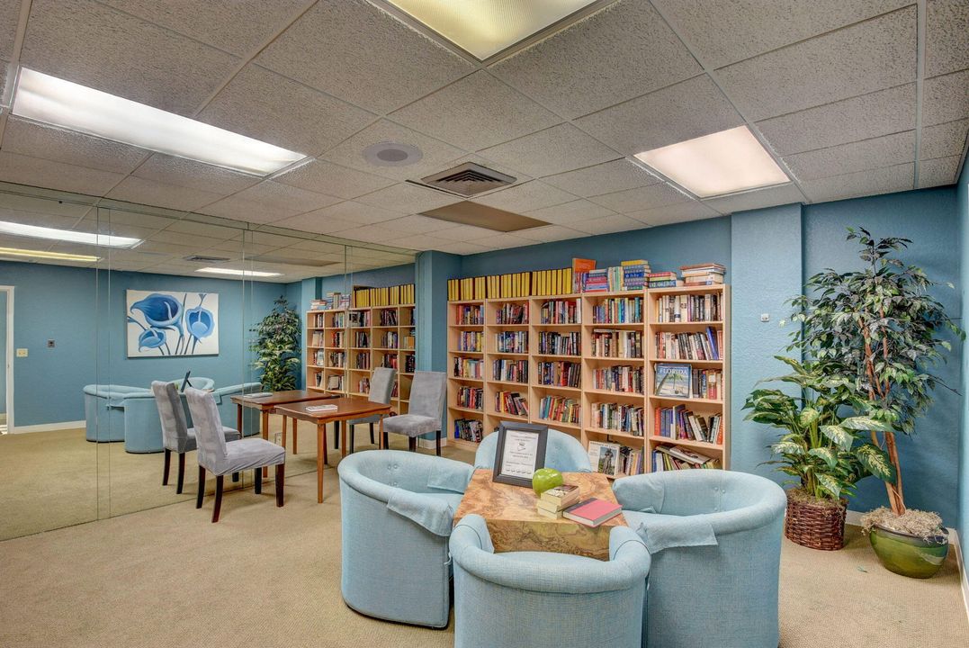 For Rent: $2,100 (2 beds, 2 baths, 1090 Square Feet)