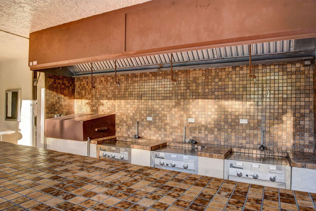 For Rent: $2,100 (2 beds, 2 baths, 1090 Square Feet)