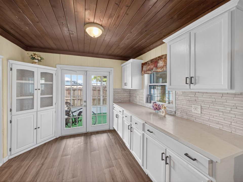 For Sale: $525,000 (3 beds, 2 baths, 1480 Square Feet)