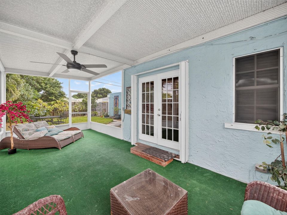 For Sale: $525,000 (3 beds, 2 baths, 1480 Square Feet)