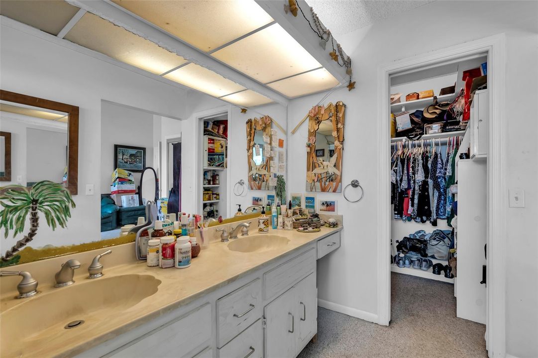 For Sale: $549,000 (3 beds, 2 baths, 1658 Square Feet)