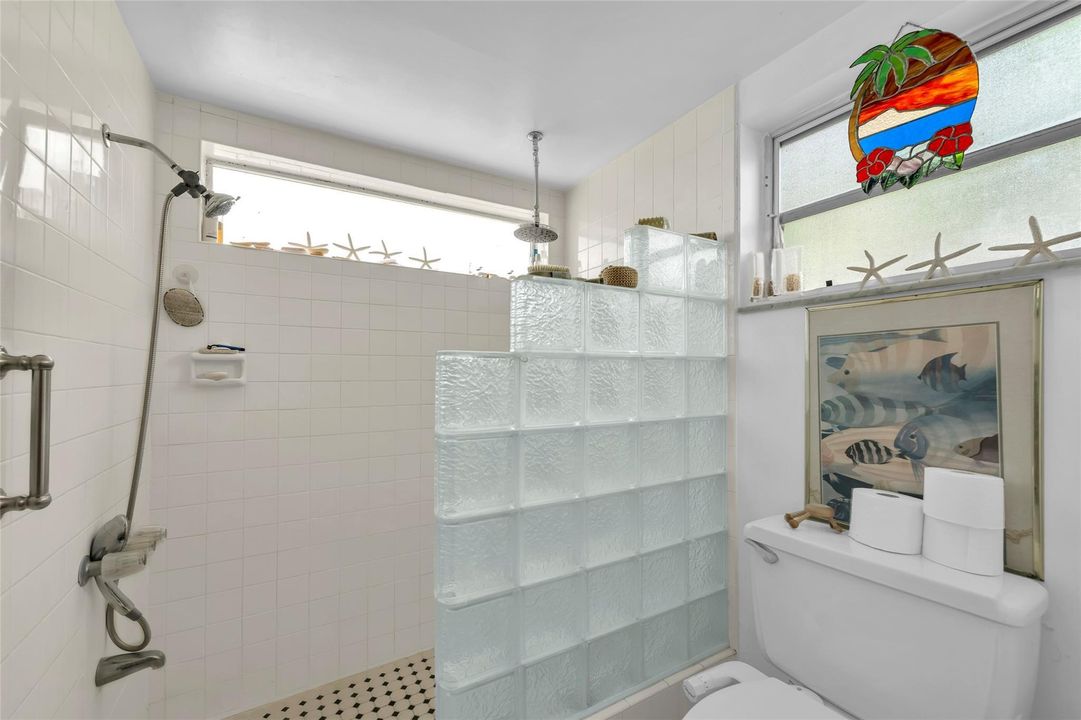 For Sale: $549,000 (3 beds, 2 baths, 1658 Square Feet)