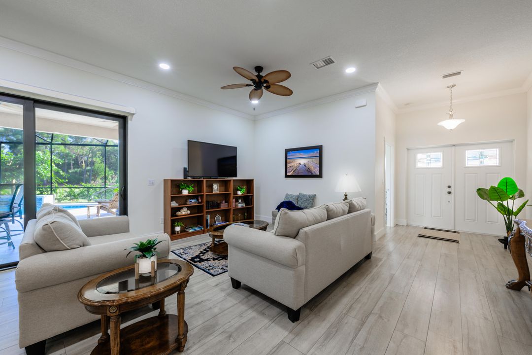 For Sale: $634,900 (3 beds, 3 baths, 2320 Square Feet)