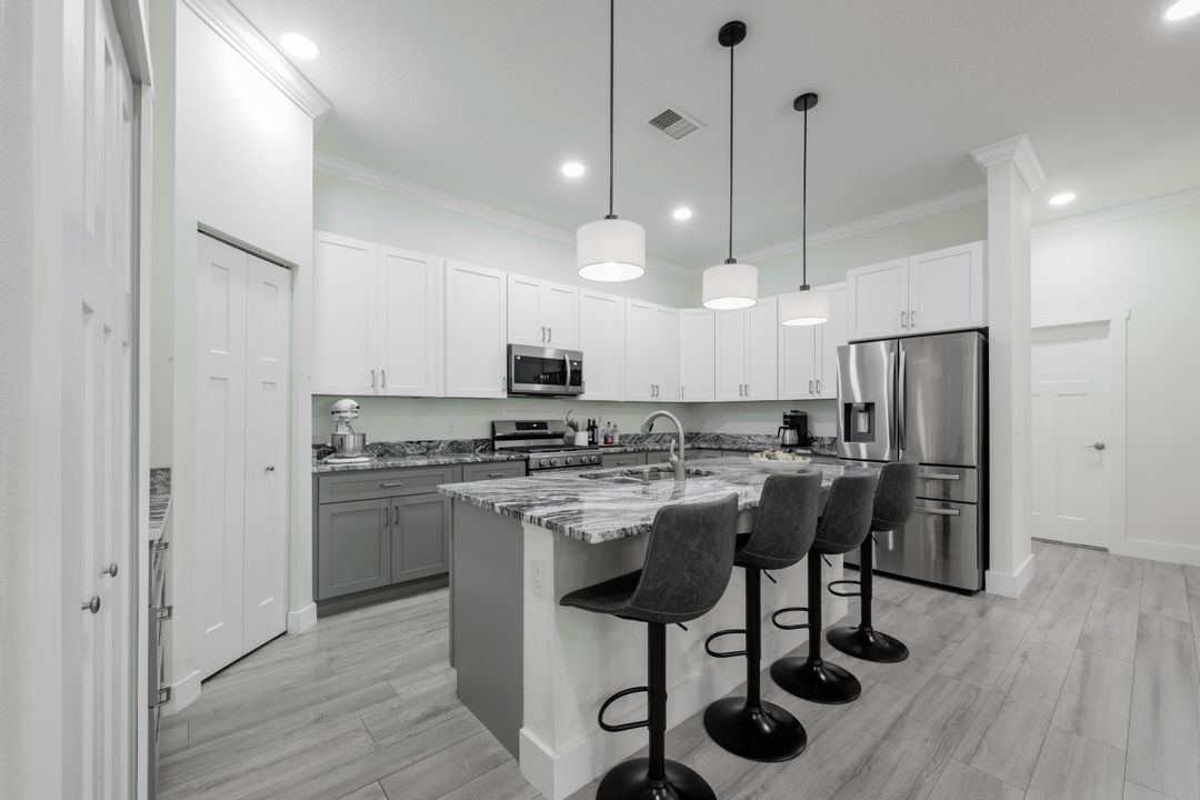 For Sale: $634,900 (3 beds, 3 baths, 2320 Square Feet)