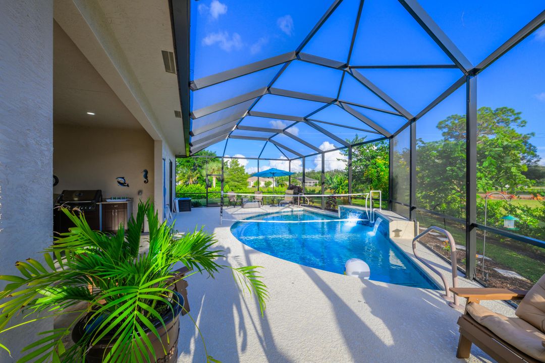 For Sale: $634,900 (3 beds, 3 baths, 2320 Square Feet)