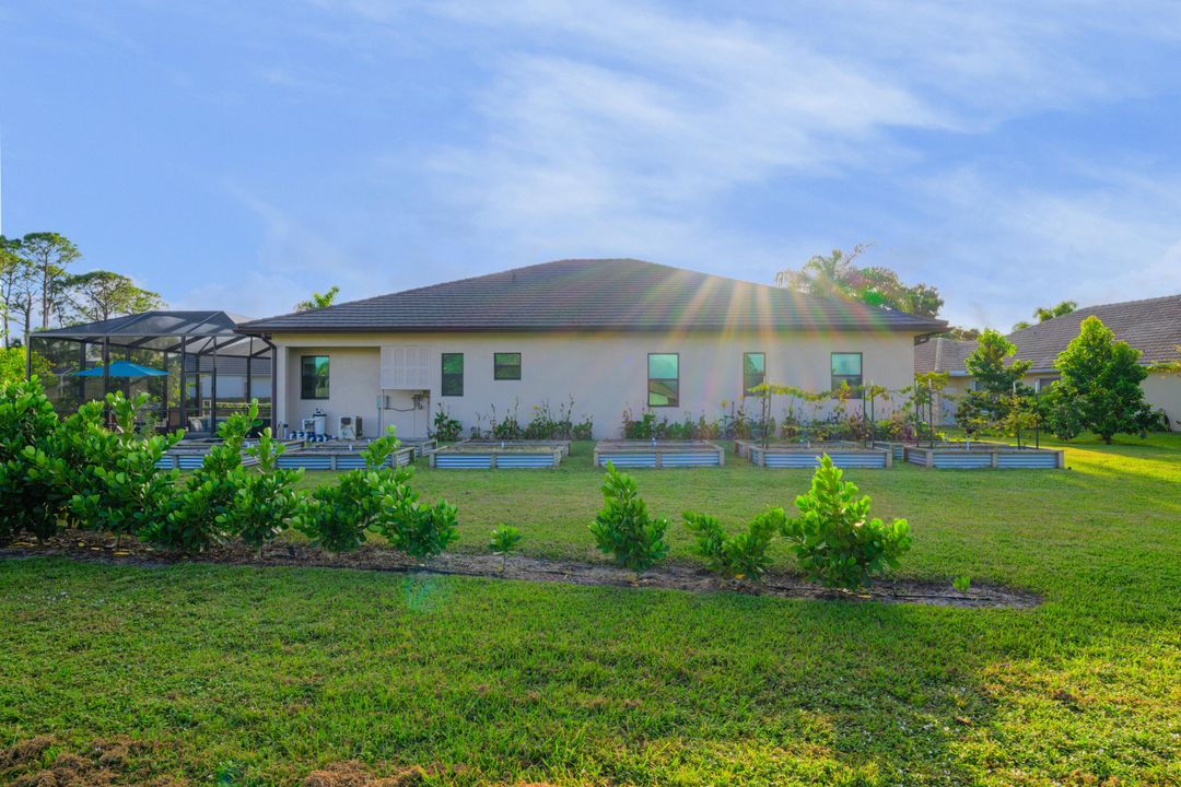 For Sale: $634,900 (3 beds, 3 baths, 2320 Square Feet)