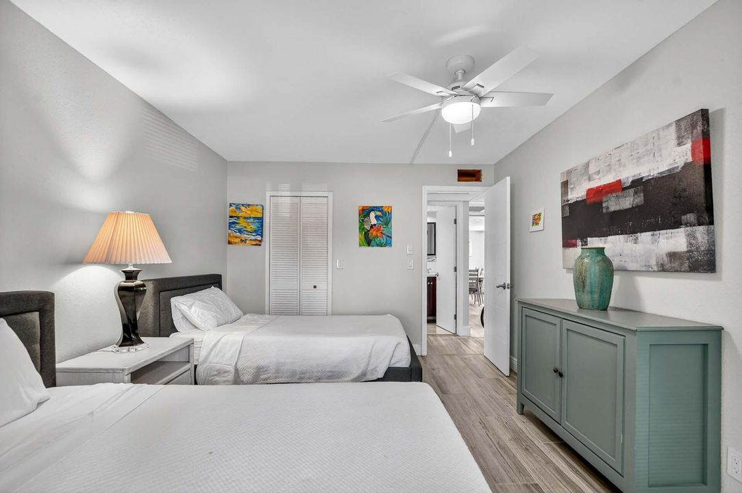 For Sale: $149,900 (2 beds, 2 baths, 880 Square Feet)