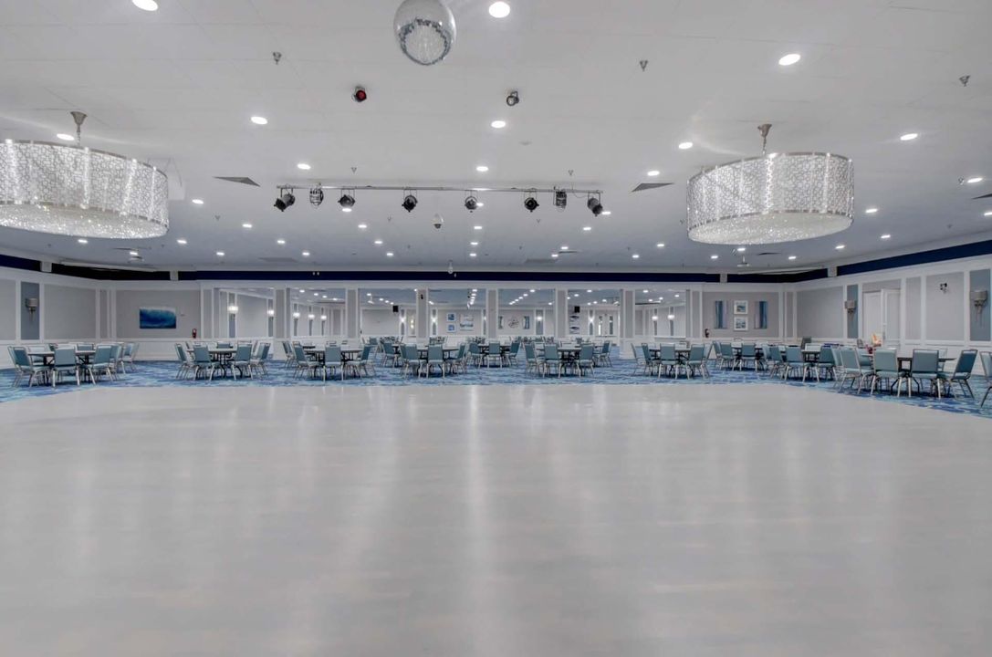 For Sale: $149,900 (2 beds, 2 baths, 880 Square Feet)