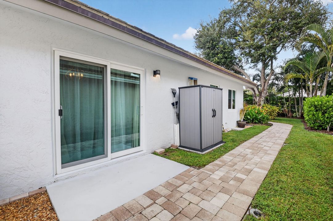 合同活跃: $695,000 (3 贝兹, 2 浴室, 1656 平方英尺)