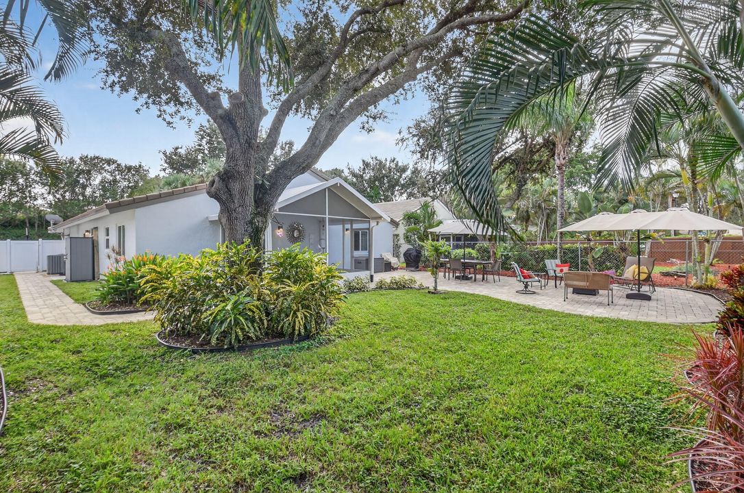 合同活跃: $695,000 (3 贝兹, 2 浴室, 1656 平方英尺)