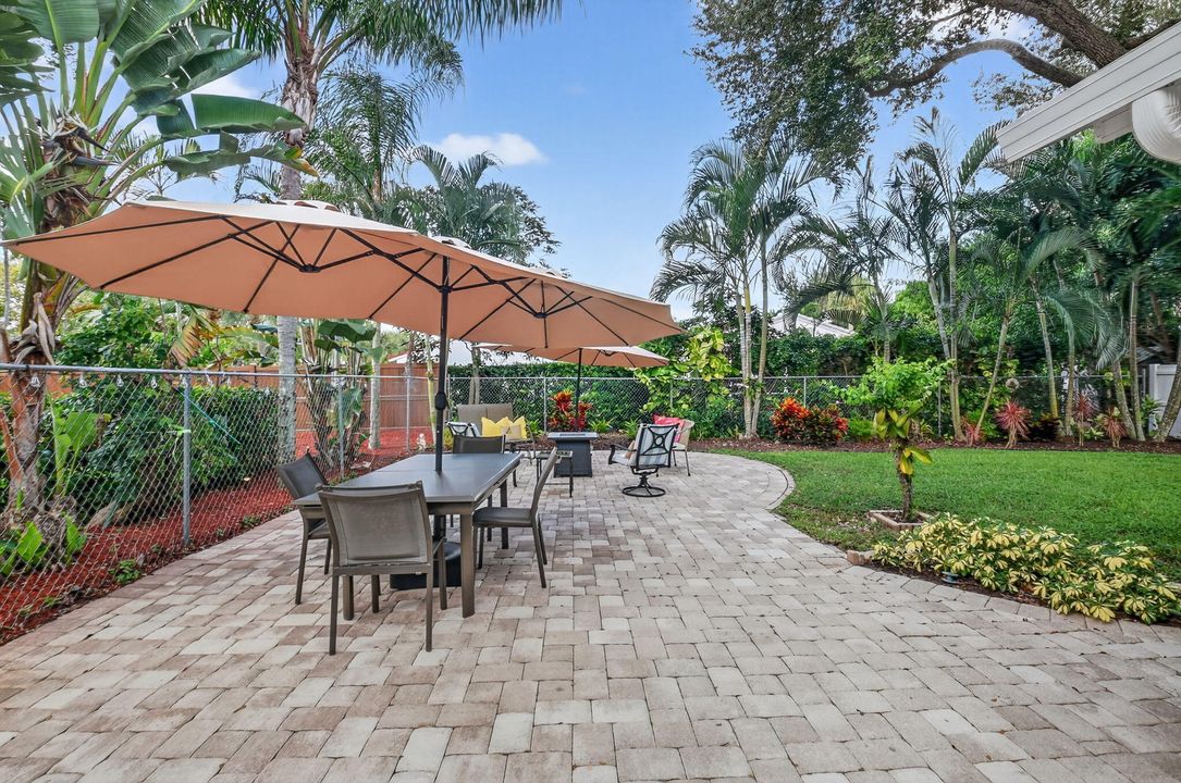 合同活跃: $695,000 (3 贝兹, 2 浴室, 1656 平方英尺)