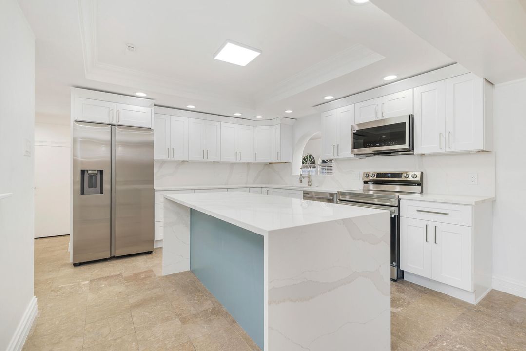 For Rent: $15,000 (5 beds, 5 baths, 3962 Square Feet)