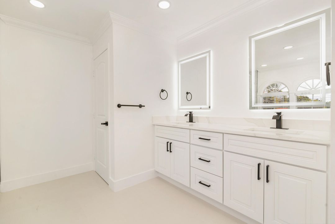 For Rent: $15,000 (5 beds, 5 baths, 3962 Square Feet)